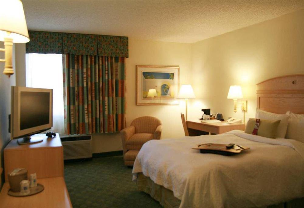 Hampton Inn Miami-Coconut Grove/Coral Gables Номер фото